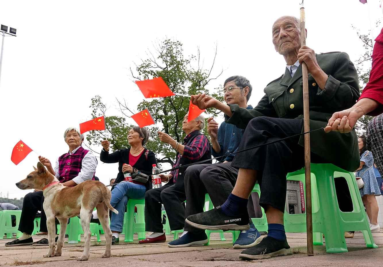 救援受困的向导